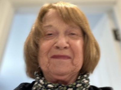 Jenny, Peaches supporter, white female with blonde brown chin length hair